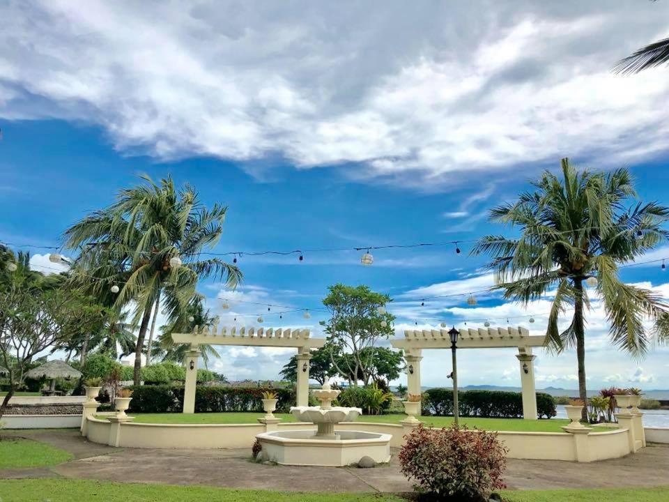 Отель Palmas Del Mar Баколод Экстерьер фото