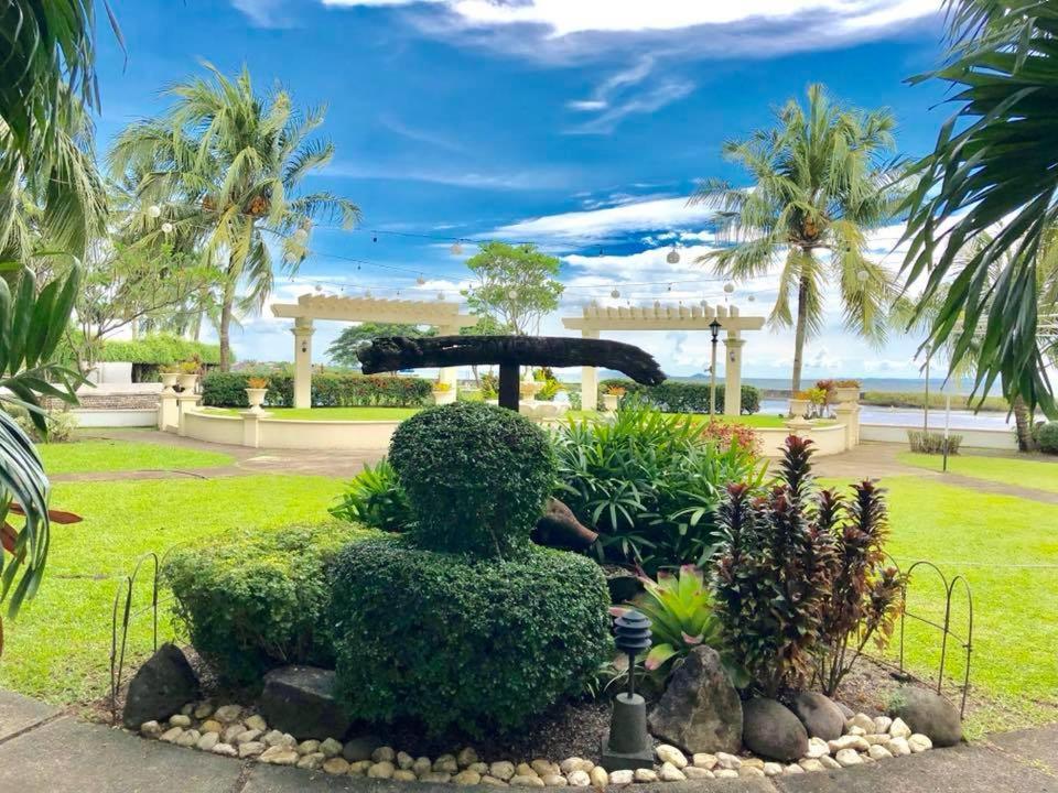 Отель Palmas Del Mar Баколод Экстерьер фото